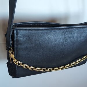 ICONIC Vintage Coach♣️ Black Taylor Crossbody Bag With Gold Chain 9944